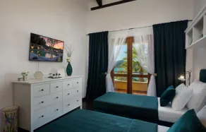 Stunning home in Pasman with private swimming pool, can be inside or outside - Image 5