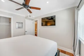 Remodeled Downtown Apartment #1 - Image 4