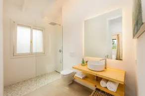 Romantica finca in pietra naturale con piscina, giardino, terrazza sul tetto e Wi-Fi - Image 3
