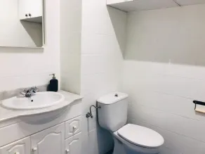 Bright, spacious and comfortable - Image 5