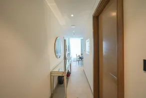 Yogi - Bright Apartment With Panoramic CityScape Views - Image 3