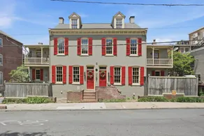 Historic 8 Bedroom Luxury Retreat - Hot Tub - Sleeps 20+ - Walk Downtown - Image 1