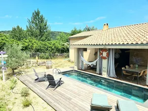 Casa con piscina privata, terreno recintato di 2500m2 a St André de Roquepertuis - Image 4