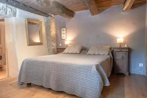Restaurerad 1700-tals fårfält med stora grunder och privat pool - Image 4