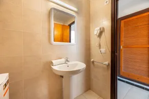 Apartamento 'Estudio Mirada 307' com vista para o lago, Wi-Fi e ar condicionado - Image 3
