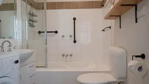 Ultima White Inn 4 - Image 2