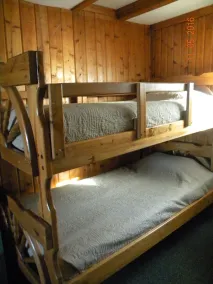 Quaint Lakefront Escape, private shoreline, Dock, Kayaks, Sleeps 6 Near Petoskey - Image 2