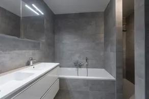 Spacious New-build Apartment With Large Terrace - Image 3