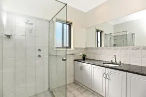 13 Der Halbmond, Victor Harbor - Image 4