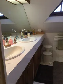 Charmerende sommerhus på en gård på renoveret ejendom omgivet af natur. - Image 4