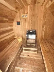 Cozy Cottage with Jacuzzi, Sauna, Fire Pit and Reading Nook! - Image 3