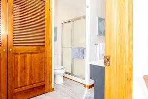 Stunning Lake Front Home - Zero Entry Water Access - Image 3