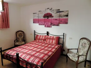 Appartamento Morena con giardino e terrazza vista lago, ideale per relax e sport - Image 3