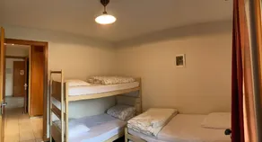 Extérieur: Wohnung im erstenStock des Gebäudes mit balcons, Süd und Nord. Sehr schöne Aussicht – für - Image 3