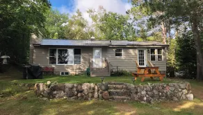 Northwoods Getaway på Pickerel Lake - Water's Edge Cottage - Image 5