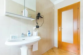 Family-Friendly Apartment Near Terme Comano - Image 3