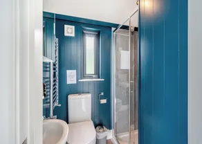 2 bedroom accommodation in Halling - Image 2