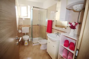 Holiday home in quiet location, sea view, 2 separate units, up to 10 persons - Image 4