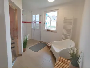 Strandnahes modernes Reetdachhaus zwischen Boltenhagen und Wismar; mit Sauna und Kamin. - Image 3