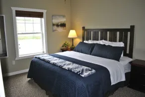 Entire home steps from the Missouri River! - Image 5