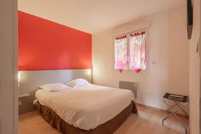 Apartment 'Le Clos Du Champ De L'Amour - Rochefort' with Private Pool, Wi-Fi & AC - Image 3