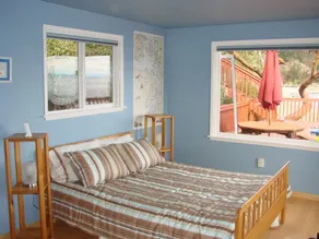 Clam Cove Cottage on South Vashon Island Beachfront - Image 3