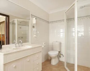 Rocky Mountain Spa Lodge - Image 4