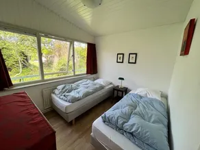 Renovated, Detached Luxury Bungalow - Image 5