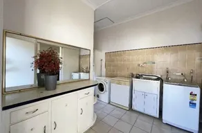 Sydney’s 4BDR with large private yard / Eat-Sleep-Shop-Transit - Image 3