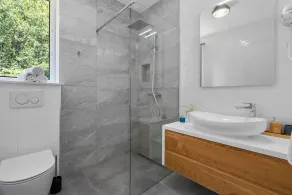 Stylish property with heated 32sqm private pool, 3 bedrooms, 3 bathrooms, table tennis and table soccer - Image 5