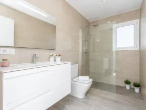 Neues Haus mit privatem beheiztem Pool, Parkplatz, WLAN, Spielzimmer - Image 3