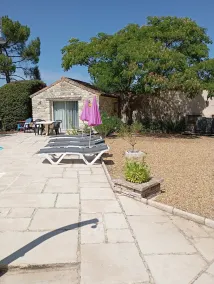 Les Cigales Grospierres, laurel studio near Vallon pont d'Arc shared pool - Image 3