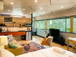 Modern, Calm, in the Treetops - Image 5