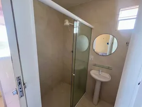 House with 5 bedrooms, 4 suites, to accommodate your entire family. - Image 4