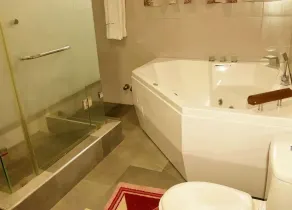 Deluxe Twin Room - Image 3