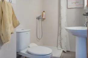 Angel's 2-Bedroom Traditional House - Image 2