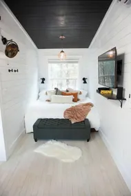 Little Luxe Romantic Treehouse Cabin - Image 3