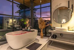 Luxury, Modern and Private Villa In Central Lovina - Image 2