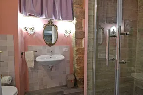 City / Village Apartment in Cortona with 2 bedrooms sleeps 4 - Image 3