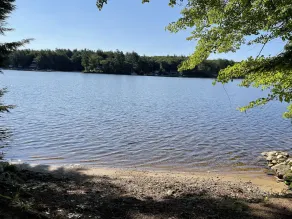Maison paisible au bord du lac – Embarcadère, plage privée et vues magnifiques - Image 5