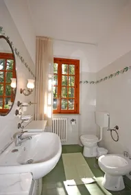 Spacious Villa with Pool in the heart of Chianti, ideal for exploring Tuscany - Image 3