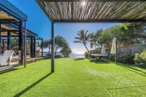 Luxury Villas Pacific House Byron Bay: Beachfront - Image 2