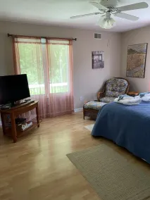 One-of-a Kind Cottage, close to lake, marina and golf, quiet and comfortable - Image 5