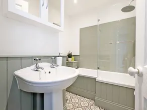 A family house that sleeps 8 guests  in 4 bedrooms - Image 4