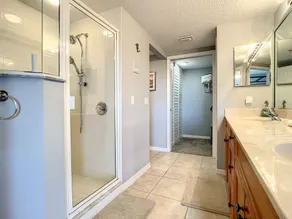 Stunning 3/2 Corner Unit With Gorgeous Sneak Peaks Of The Ocean Ow12-407 - Image 4