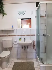 Holiday apartment with large garden - Image 3