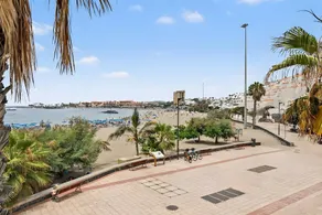 Apartamento T2 na praia de Los Cristianos com vista para o passeio principal - Image 5