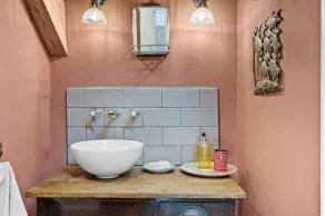 Stylish cottage, river views, contemporary interior, garden views, village - Image 3