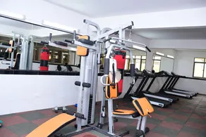 Clean ,Convinient and Secure Upscale Apartment with a close proximity to malls - Image 2