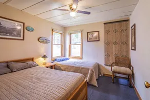 Steamboat Bay Resort Cabin 2 - Rustic cabin close to the beach - Image 3